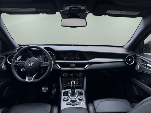 Used 2023 Alfa Romeo Stelvio Veloce image 16