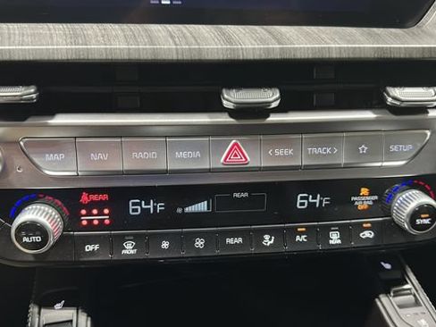 Used 2025 Kia Telluride EX AWD/4WD image 18