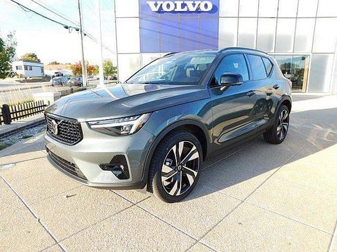 New 2026 Volvo XC40 B5 Ultra w/ Climate Package AWD/4WD image 3