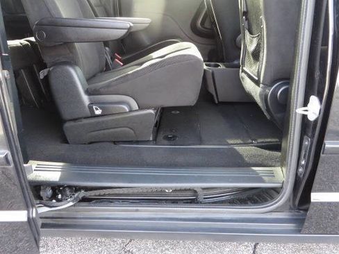 Used 2015 Dodge Grand Caravan SXT w/ Blacktop Package image 16