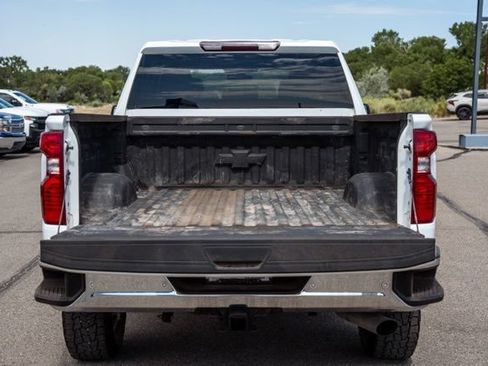 Used 2022 Chevrolet Silverado 2500 LT AWD/4WD image 9