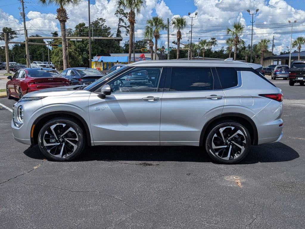 Used 2023 Mitsubishi Outlander SEL AWD/4WD image 9