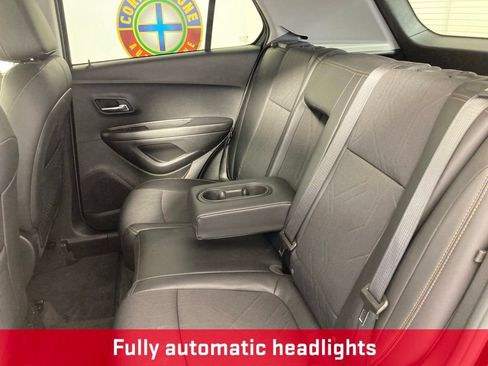 Used 2020 Chevrolet Trax LT w/ LT Convenience Package FWD image 17