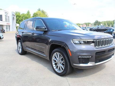 Used 2023 Jeep Grand Cherokee L Summit w/ Luxury Tech Group V AWD/4WD image 12