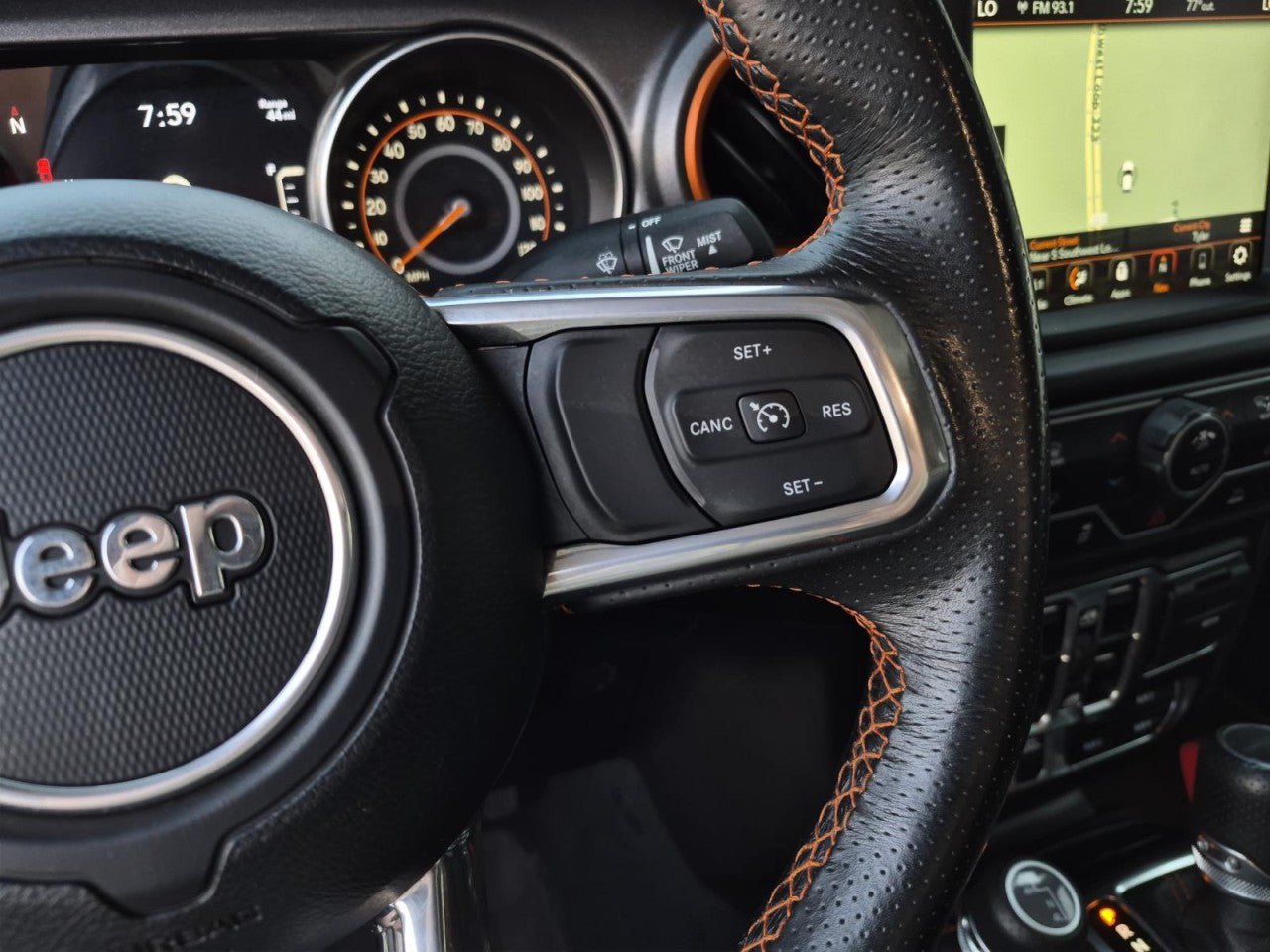 Used 2023 Jeep Gladiator Mojave AWD/4WD image 22