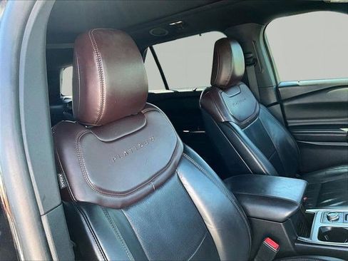 Used 2020 Ford Explorer Platinum w/ Premium Technology Package AWD/4WD image 29