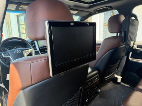 Used 2016 Toyota Land Cruiser AWD/4WD image 18
