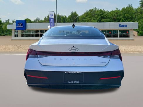 New 2026 Hyundai Elantra Hybrid FWD image 4
