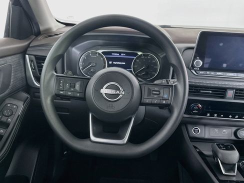 Used 2023 Nissan Rogue SV AWD/4WD image 18
