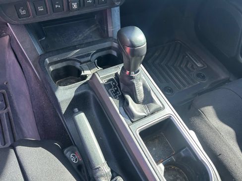 Used 2021 Toyota Tacoma TRD Off-Road w/ Technology Package RWD image 12