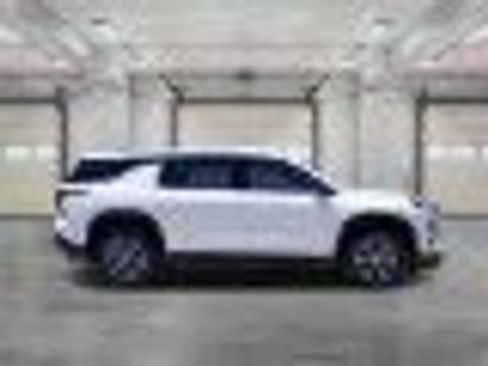 New 2025 Chevrolet Traverse LT AWD/4WD image 8