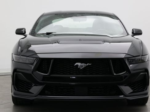 Used 2024 Ford Mustang Coupe RWD image 2