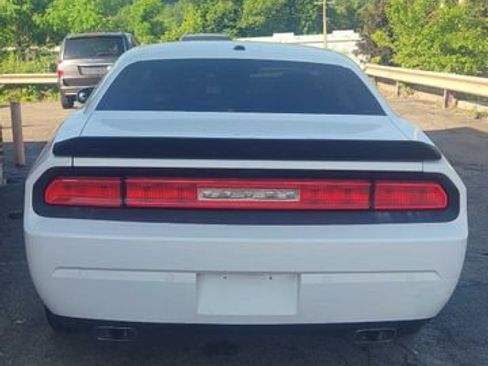 Used 2014 Dodge Challenger SXT Plus RWD image 7