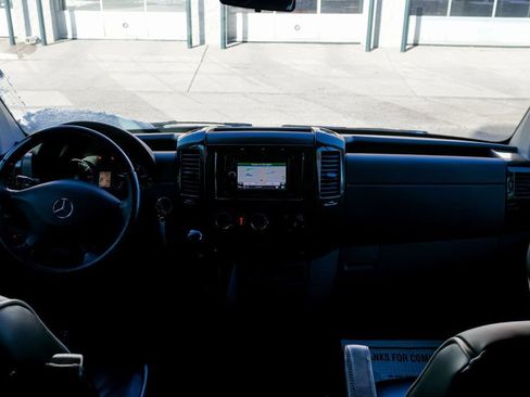 Used 2014 Mercedes-Benz Sprinter 2500 image 17