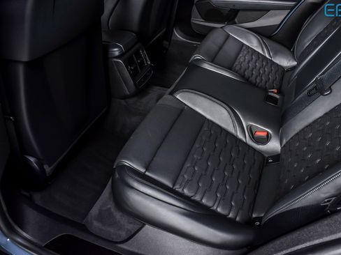 Used 2022 Audi e-tron GT Premium Plus w/ Performance Package image 18