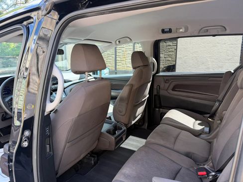 Used 2018 Honda Odyssey EX image 30