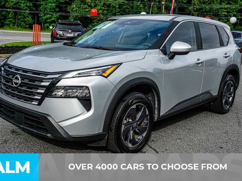 Used 2025 Nissan Rogue SV FWD image 3