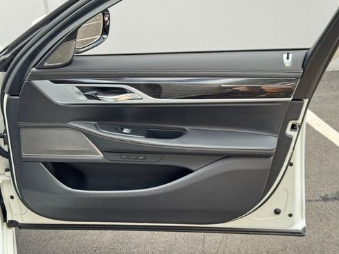 Used 2019 BMW 740i RWD image 47