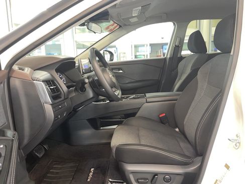 Certified 2023 Nissan Rogue SV image 10