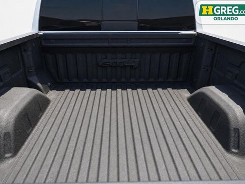 Used 2022 GMC Sierra 1500 AT4 w/ AT4 Premium Package AWD/4WD image 17