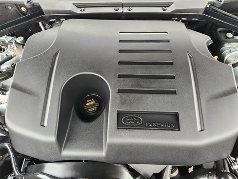 Used 2022 Land Rover Defender 110 X-Dynamic HSE image 32