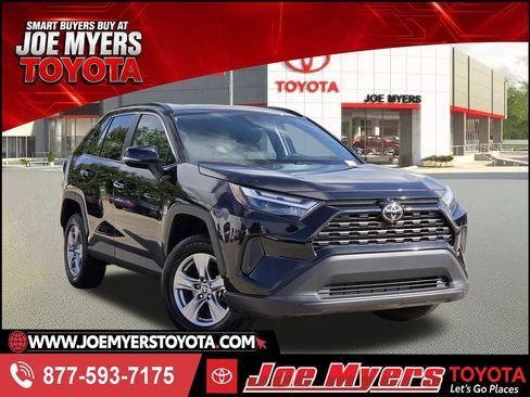 Used 2025 Toyota RAV4 XLE FWD image 1