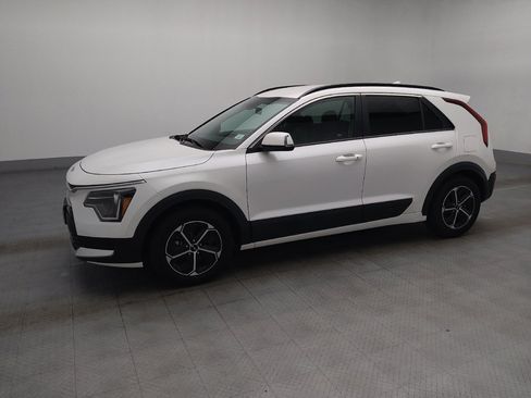 Used 2023 Kia Niro EX FWD image 2
