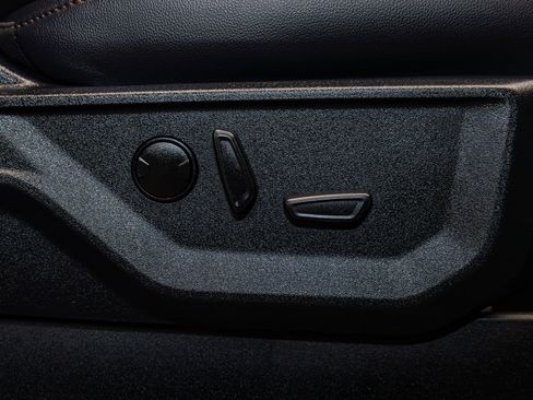 Used 2025 Ford F350 Lariat w/ Lariat Ultimate Package image 23