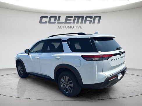 Used 2025 Nissan Pathfinder SV AWD/4WD image 3