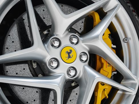 Used 2022 Ferrari F8 Tributo RWD image 40