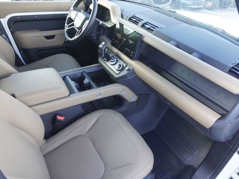 New 2025 Land Rover Defender 110 X-Dynamic SE image 22