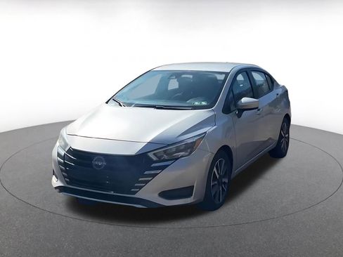 Used 2025 Nissan Versa SV image 7
