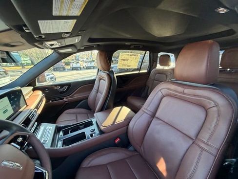 New 2026 Lincoln Aviator Reserve w/ Jet Appearance Package image 13