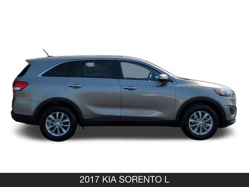 Used 2017 Kia Sorento L FWD image 6