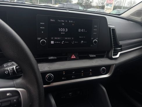 Used 2025 Kia Sportage LX image 26