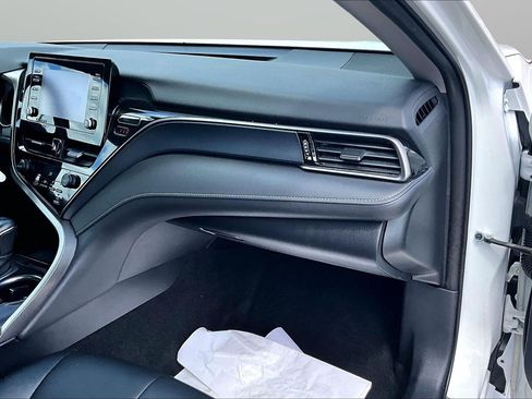 Used 2024 Toyota Camry SE FWD image 21