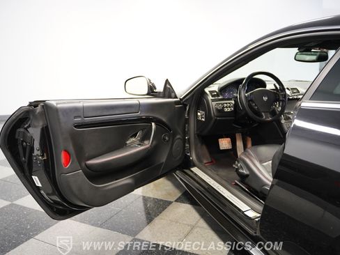 Used 2010 Maserati GranTurismo S RWD image 37