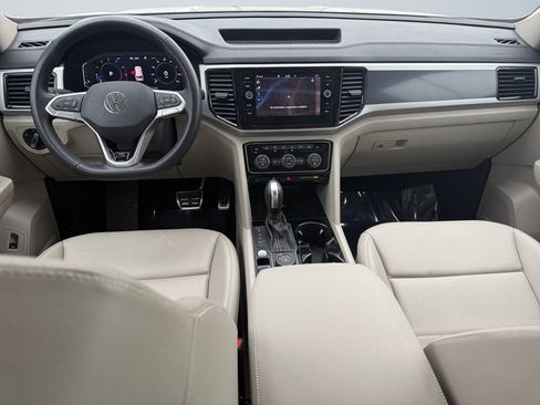 Used 2023 Volkswagen Atlas SEL R-Line image 10