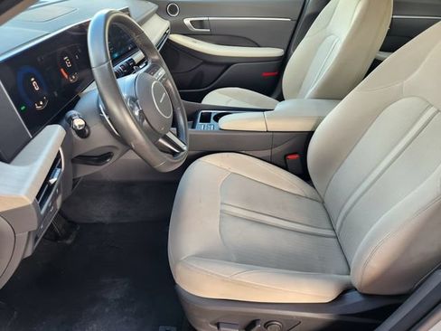 Used 2025 Hyundai Sonata SEL FWD image 13