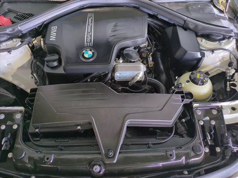 Used 2017 BMW 320i Sedan RWD image 23