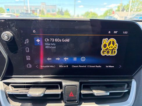 Used 2025 Chevrolet TrailBlazer LT AWD/4WD image 25