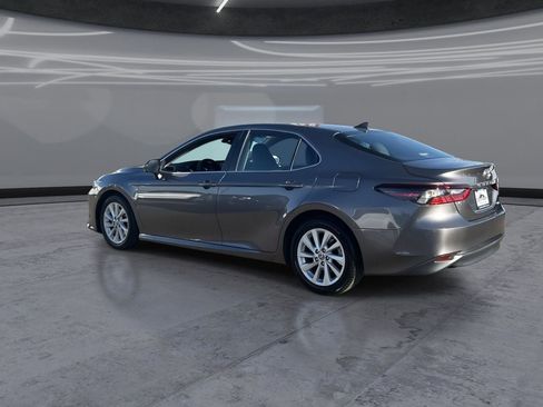 Used 2022 Toyota Camry LE w/ Carpet Mat Package (TMS) image 4