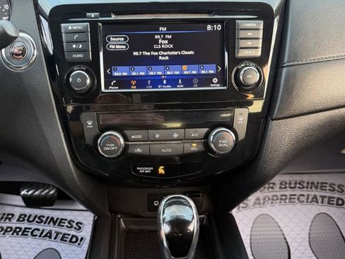 Used 2018 Nissan Rogue SV FWD image 16