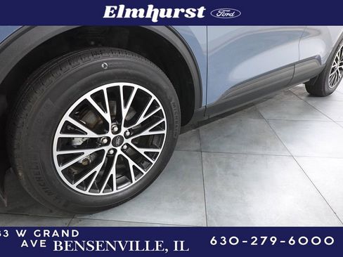 Used 2023 Ford Escape SE image 30