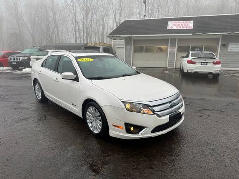 Used 2011 Ford Fusion Hybrid w/ 502A Rapid Spec Order Code image 3