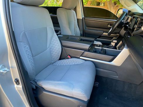 Used 2022 Toyota Tundra SR5 w/ SR5 Convenience Package AWD/4WD image 47