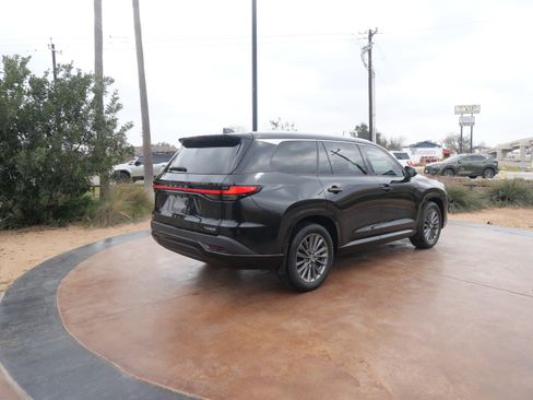 Used 2024 Lexus TX 350 FWD w/ Cold Weather Package image 2