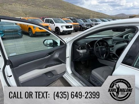 Used 2021 Toyota Camry XLE AWD/4WD image 11