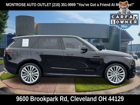Used 2024 Land Rover Range Rover Sport SE AWD/4WD image 3