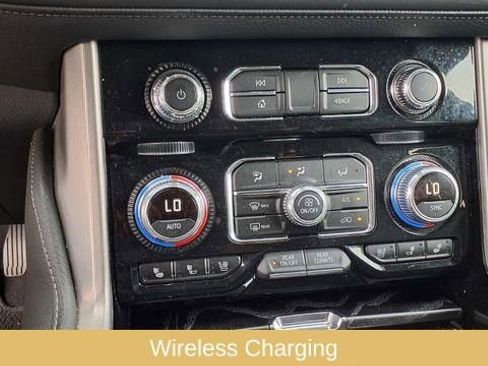 Used 2024 GMC Yukon XL Denali image 25